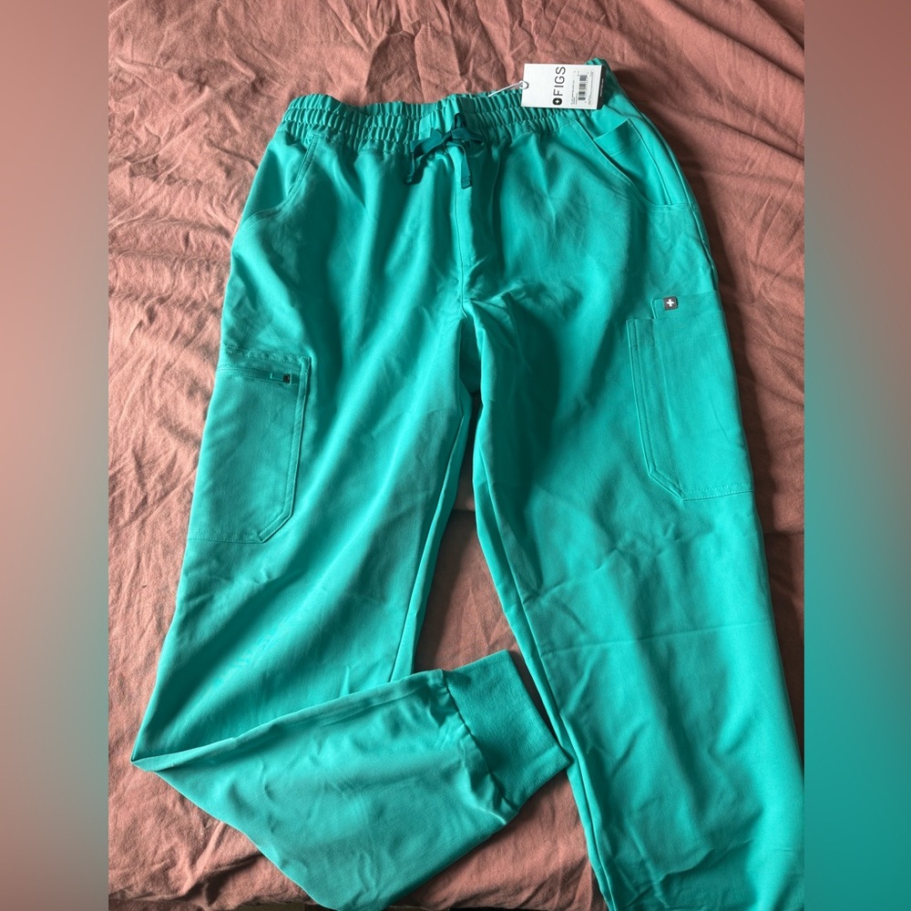NWT figs scrub pants
